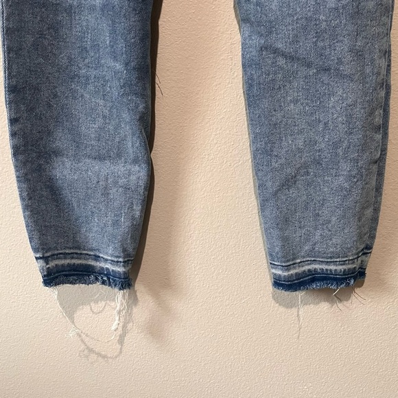 EXPRESS- Curvy Skinny High Rise Women's Blue Distressed Jeans Size 8R - Picture 3 of 7